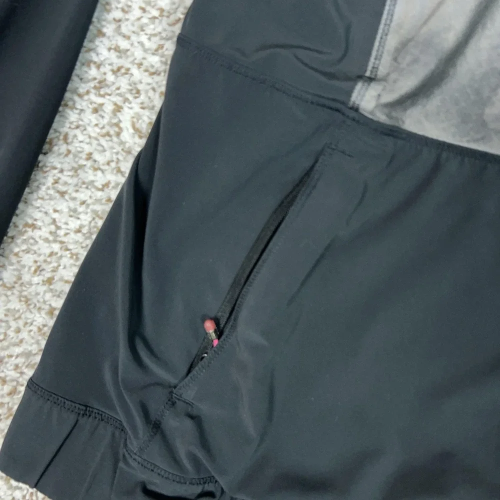 Lululemon Jacket Women 8 Black Gray Hooded Softshell Full Zip Running Reflective